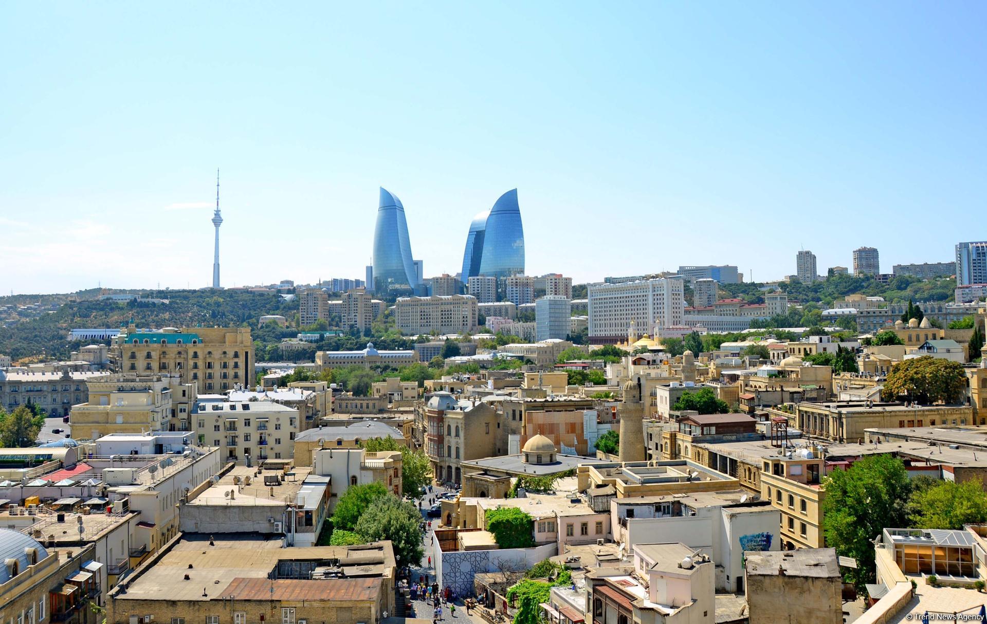 Baku’s Mysterious Tower (PHOTO)