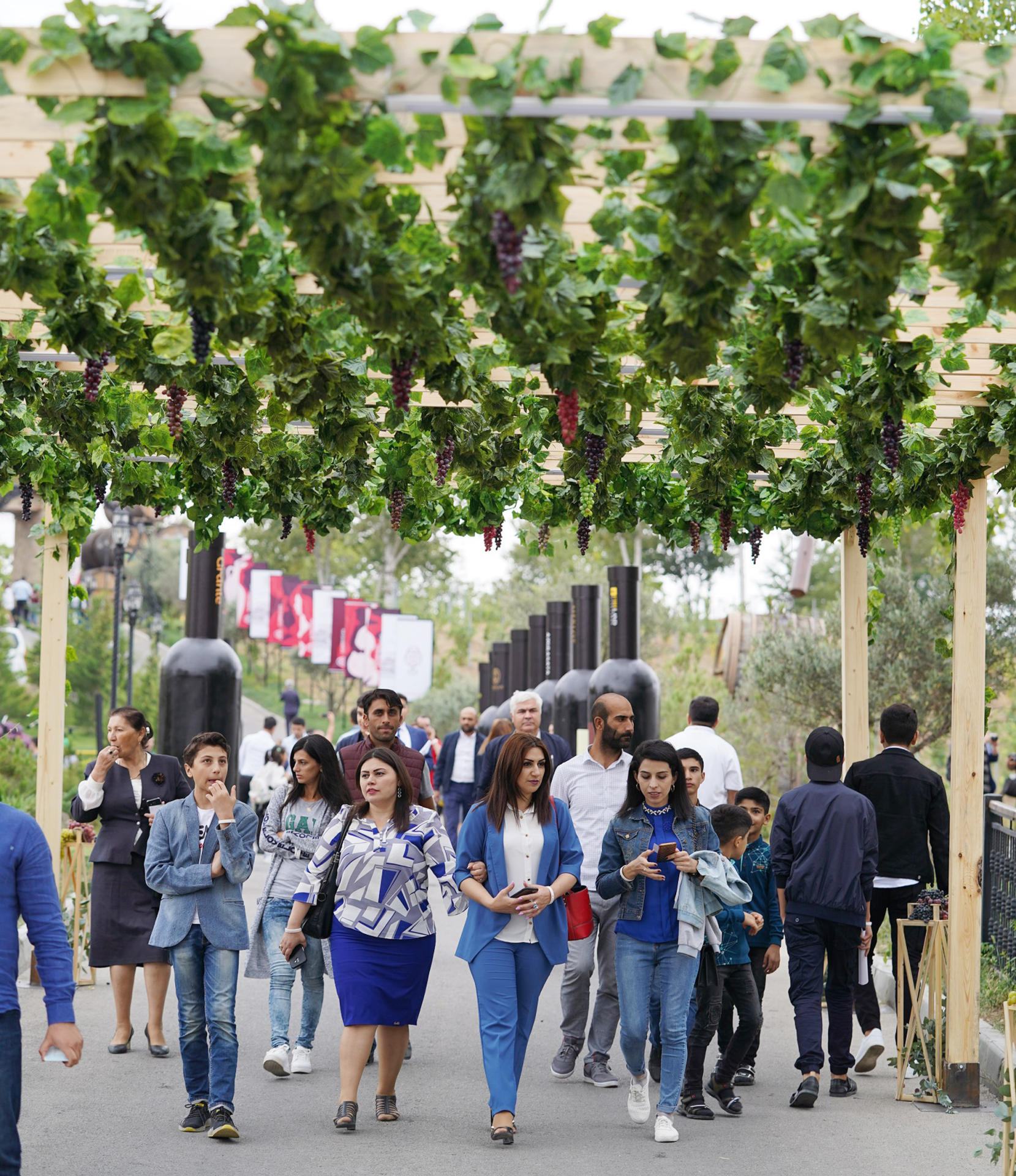 Vice-President of Heydar Aliyev Foundation Leyla Aliyeva views pavilions at First Grape and Wine Festival (PHOTOS)