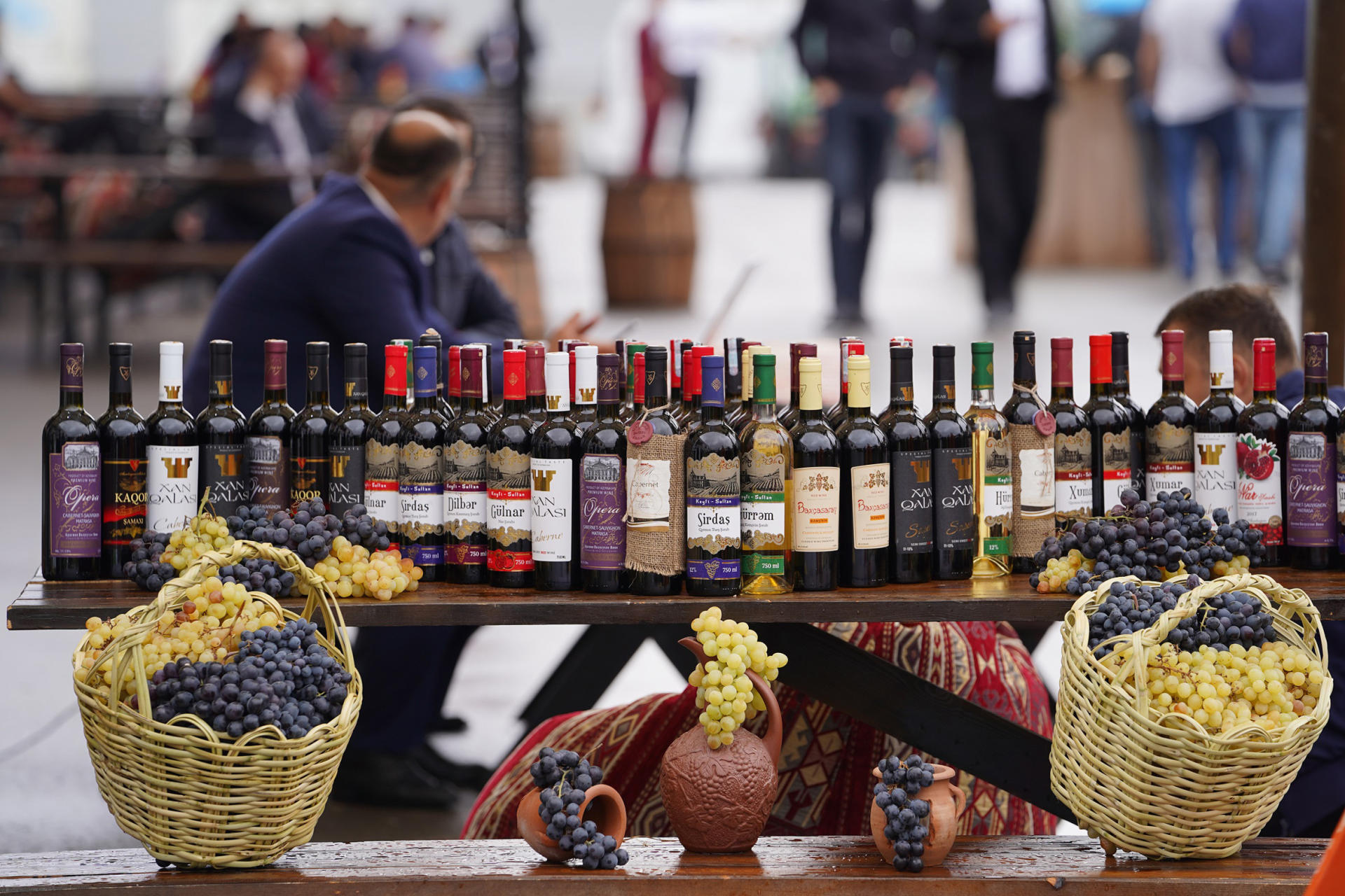 Vice-President of Heydar Aliyev Foundation Leyla Aliyeva views pavilions at First Grape and Wine Festival (PHOTOS)