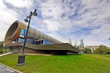 The boulevard: Baku’s "diamond necklace" (PHOTO)
