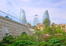 The boulevard: Baku’s "diamond necklace" (PHOTO)
