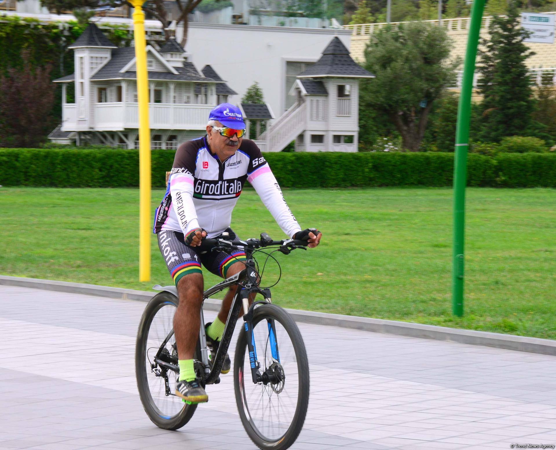 The boulevard: Baku’s "diamond necklace" (PHOTO)