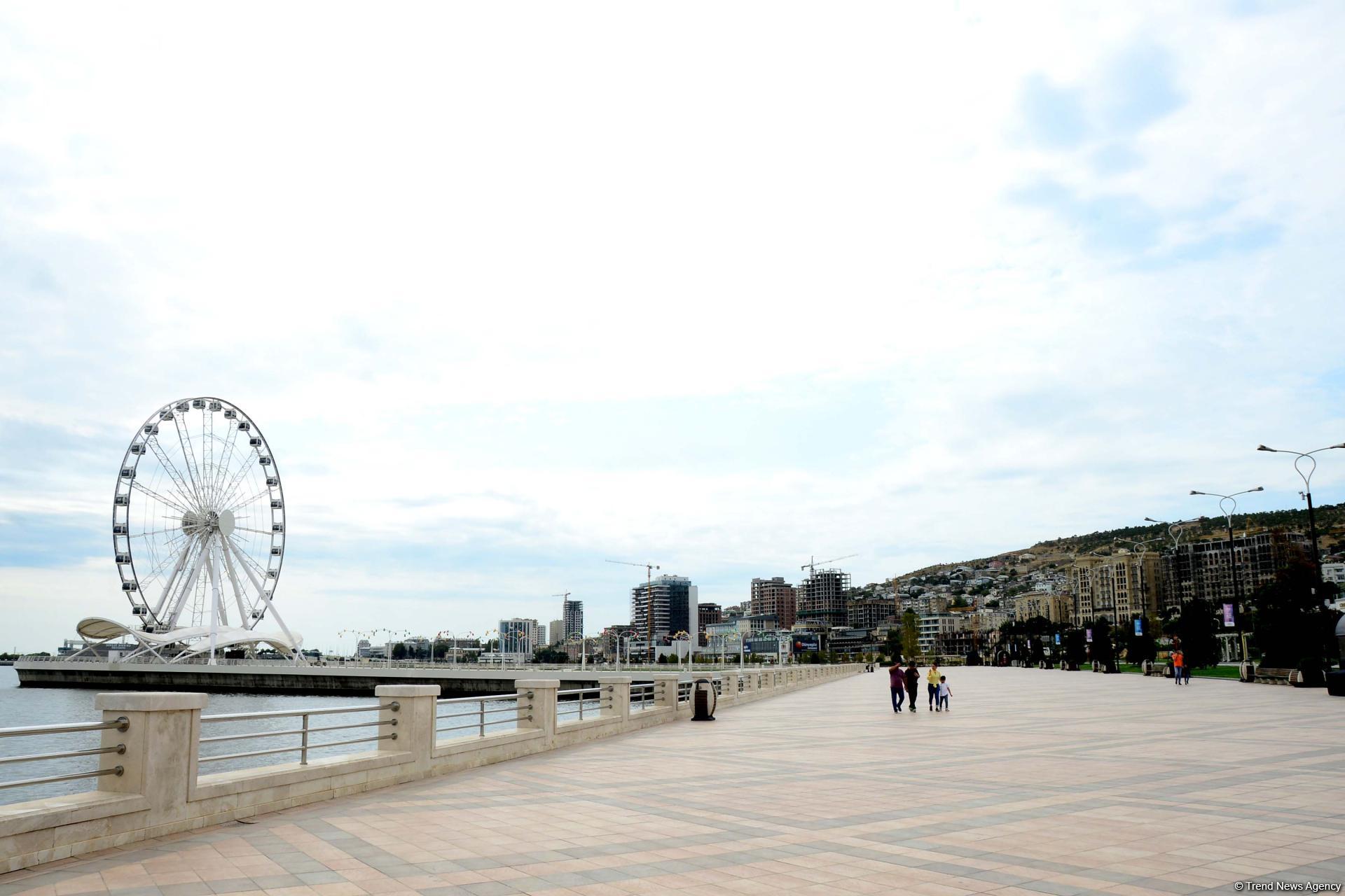 The boulevard: Baku’s "diamond necklace" (PHOTO)