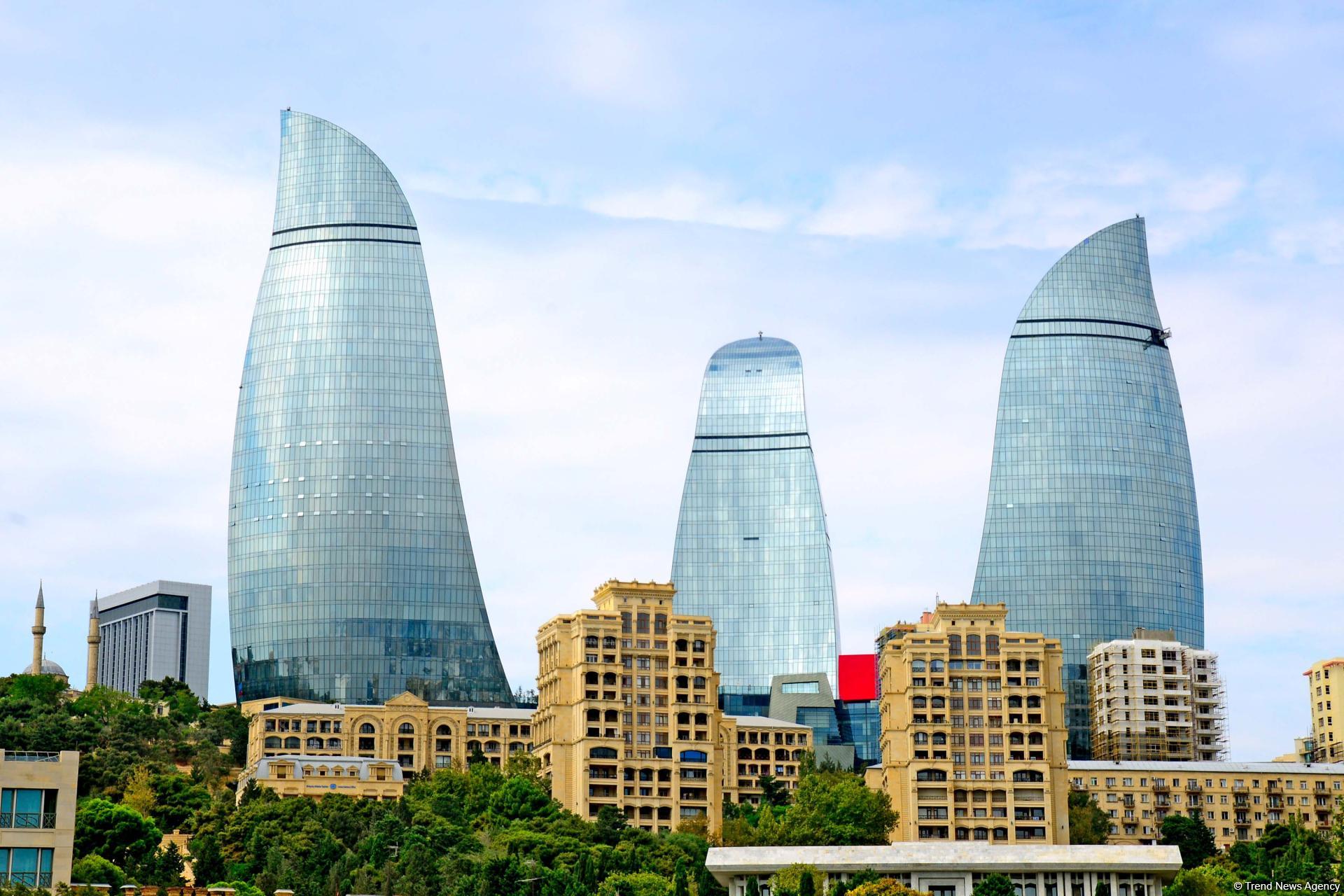 The boulevard: Baku’s "diamond necklace" (PHOTO)