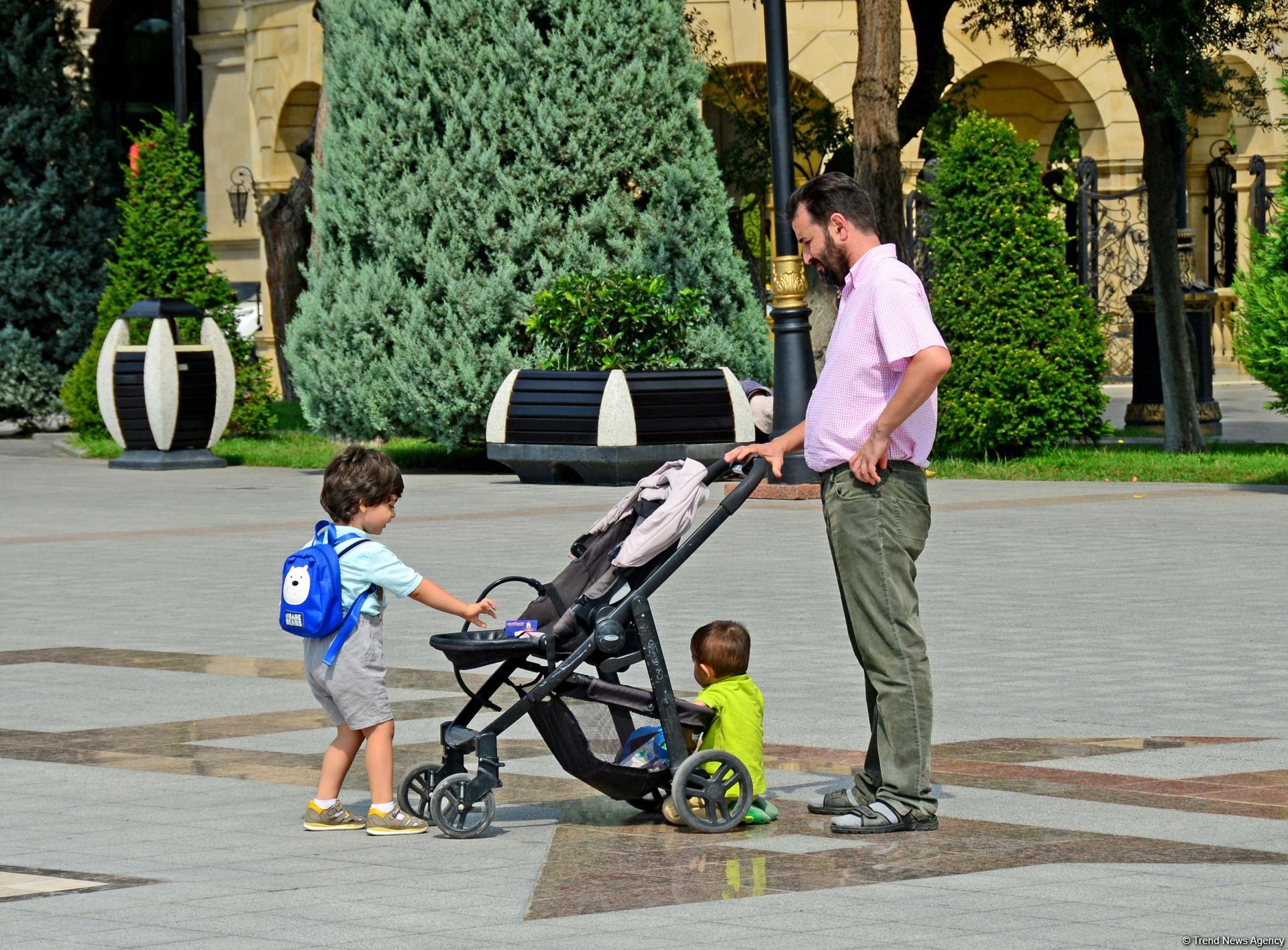 The boulevard: Baku’s "diamond necklace" (PHOTO)