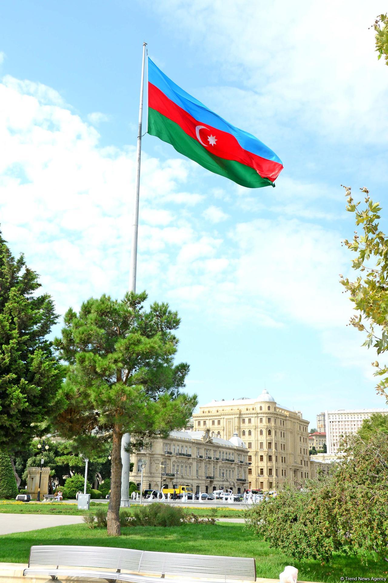The boulevard: Baku’s "diamond necklace" (PHOTO)