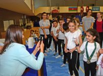 World champion gymnast meets children with disabilities in Baku (PHOTO)