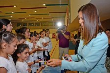 World champion gymnast meets children with disabilities in Baku (PHOTO)