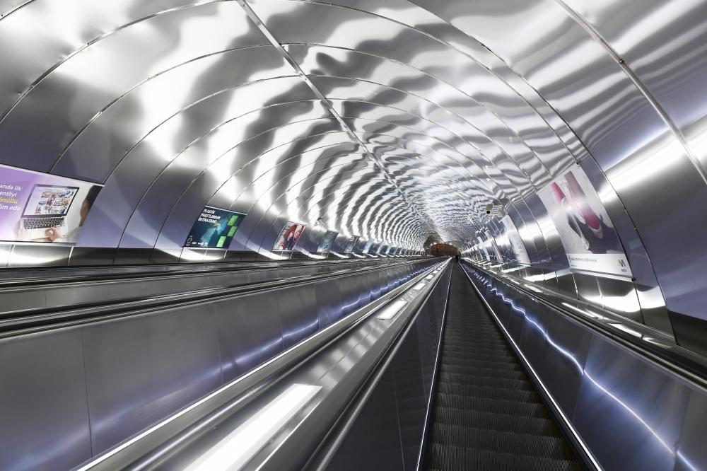 President Ilham Aliyev views work done at Khatai station of Baku Metro (PHOTO)