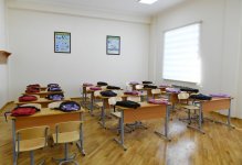 Azerbaijani president views conditions at newly-reconstructed school in Baku's Surakhani (PHOTO)