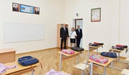 Azerbaijani president views conditions at newly-reconstructed school in Baku's Surakhani (PHOTO)