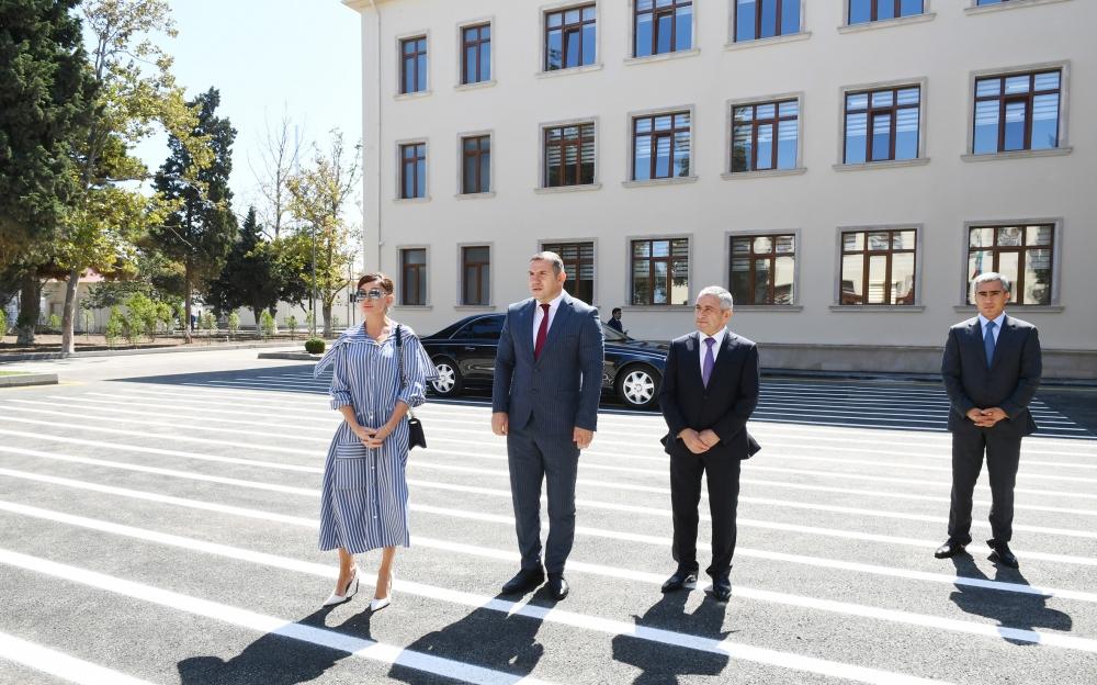 First VP Mehriban Aliyeva views conditions created at newly-renovated school No 113 in Kurdakhani (PHOTO) (UPDATE)