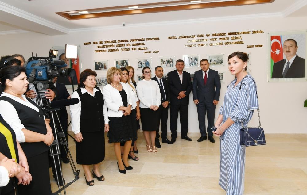 First VP Mehriban Aliyeva views conditions created at newly-renovated school No 113 in Kurdakhani (PHOTO) (UPDATE)