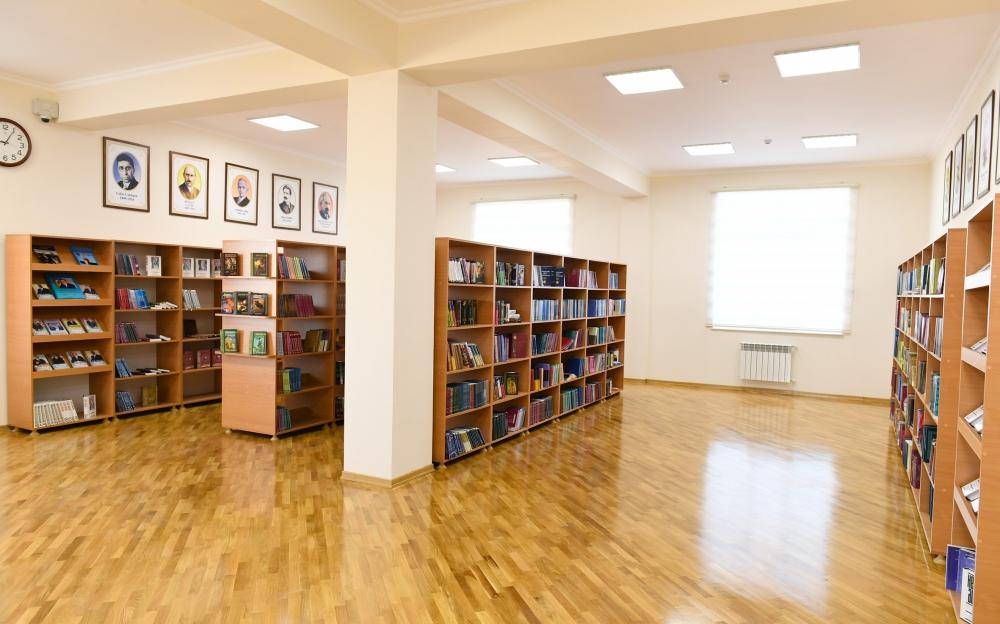 Azerbaijani president views conditions at newly-reconstructed school in Baku's Surakhani (PHOTO)