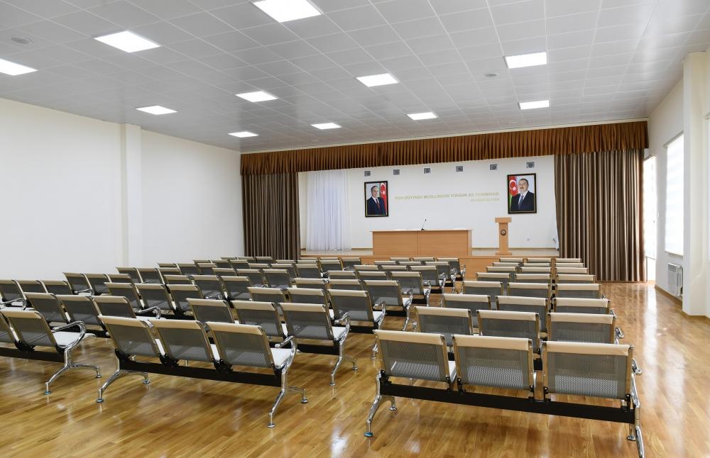 Azerbaijani president views conditions at newly-reconstructed school in Baku's Surakhani (PHOTO)