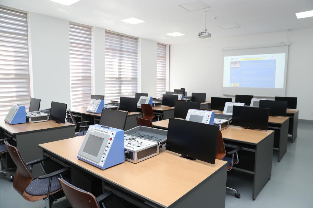 President Ilham Aliyev inaugurates Baku State Vocational Education Centre on Industry and Innovation (PHOTO)