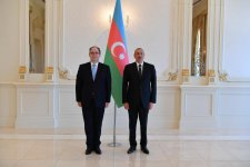 President Ilham Aliyev receives credentials of incoming Latvian, UK ambassadors (PHOTO)