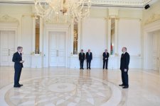 President Ilham Aliyev receives credentials of incoming Latvian, UK ambassadors (PHOTO)