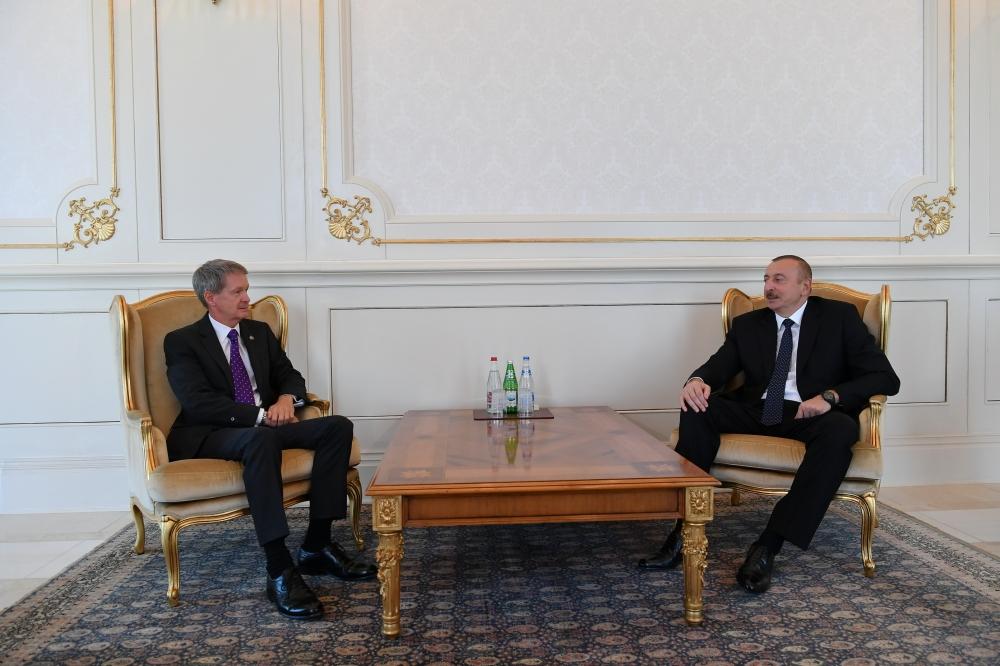 President Ilham Aliyev receives credentials of incoming Latvian, UK ambassadors (PHOTO)