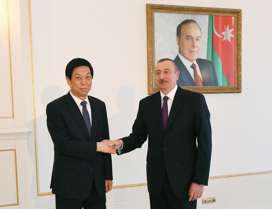 President Ilham Aliyev receives delegation led by chairman of Standing Committee of National People’s Congress of China (PHOTO)