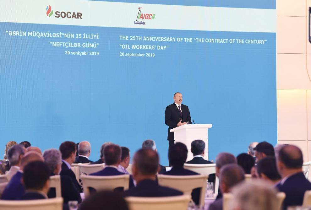 President Ilham Aliyev attended ceremony to mark 25th anniversary of Contract of the Century and Oil Workers Day (PHOTO)