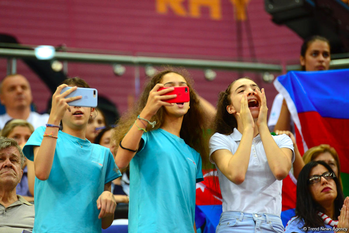 Spectators of World Championships in Baku admire gymnasts’ grace (PHOTO)