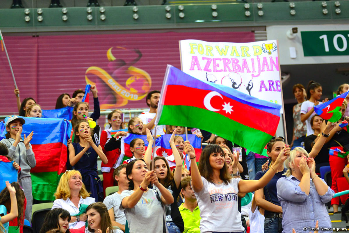 Spectators of World Championships in Baku admire gymnasts’ grace (PHOTO)