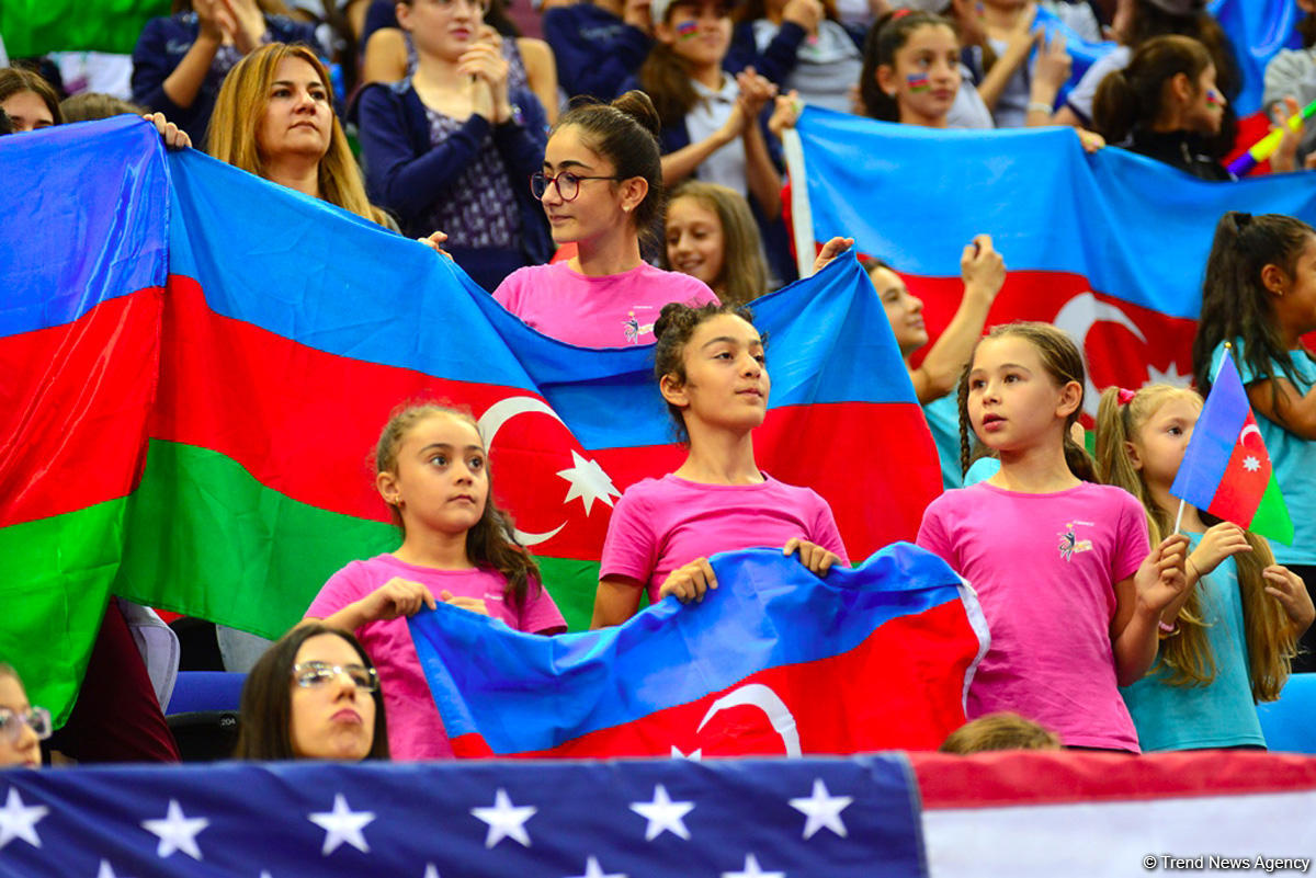 Spectators of World Championships in Baku admire gymnasts’ grace (PHOTO)
