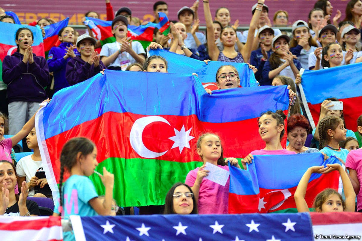 Spectators of World Championships in Baku admire gymnasts’ grace (PHOTO)