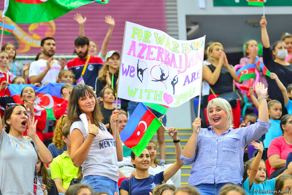Spectators of World Championships in Baku admire gymnasts’ grace (PHOTO)