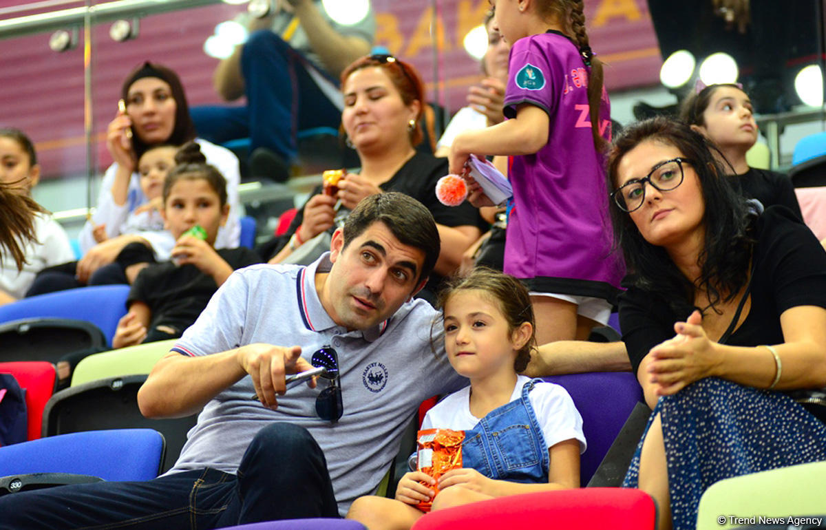 Spectators of World Championships in Baku admire gymnasts’ grace (PHOTO)