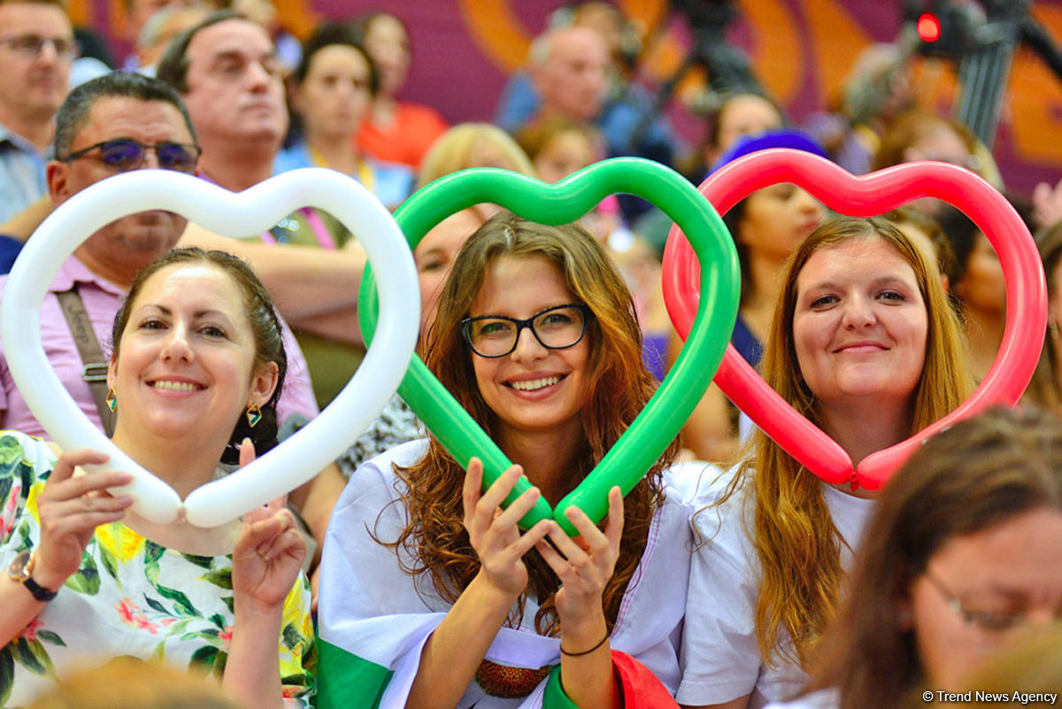 Spectators of World Championships in Baku admire gymnasts’ grace (PHOTO)