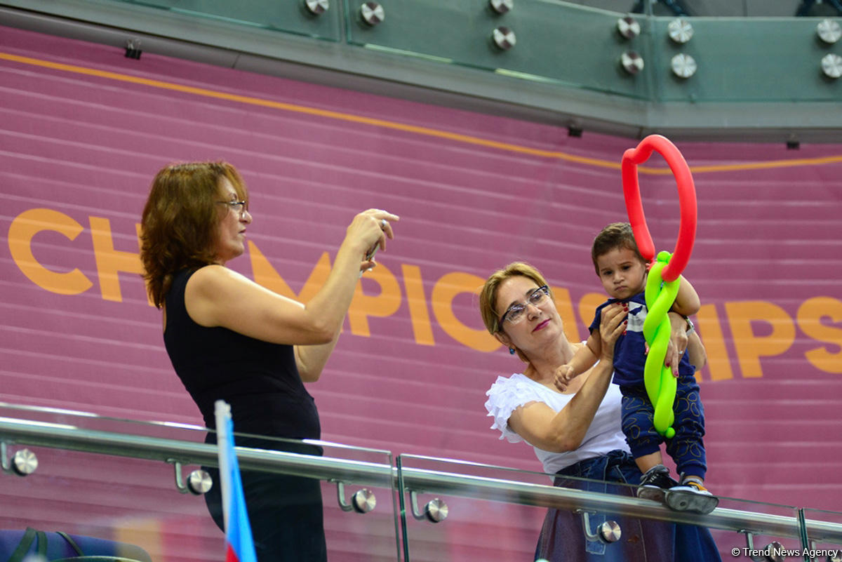 Spectators of World Championships in Baku admire gymnasts’ grace (PHOTO)