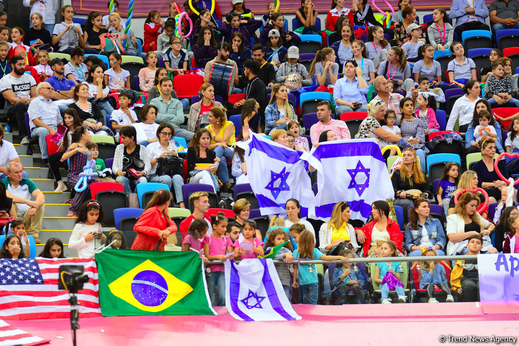 Highlights of World Championships in Baku - spectators in stands (PHOTO)
