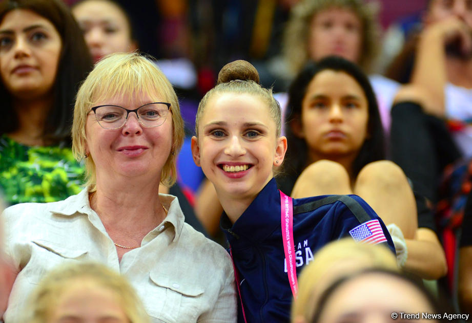 Highlights of World Championships in Baku - spectators in stands (PHOTO)