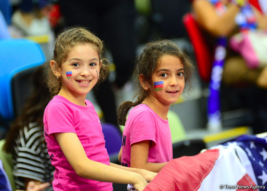 Highlights of World Championships in Baku - spectators in stands (PHOTO)