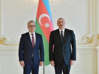 President Ilham Aliyev receives credentials of incoming Croatian ambassador (PHOTO)