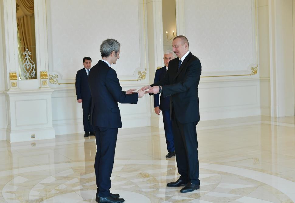 President Ilham Aliyev receives credentials of incoming French ambassador (PHOTO)