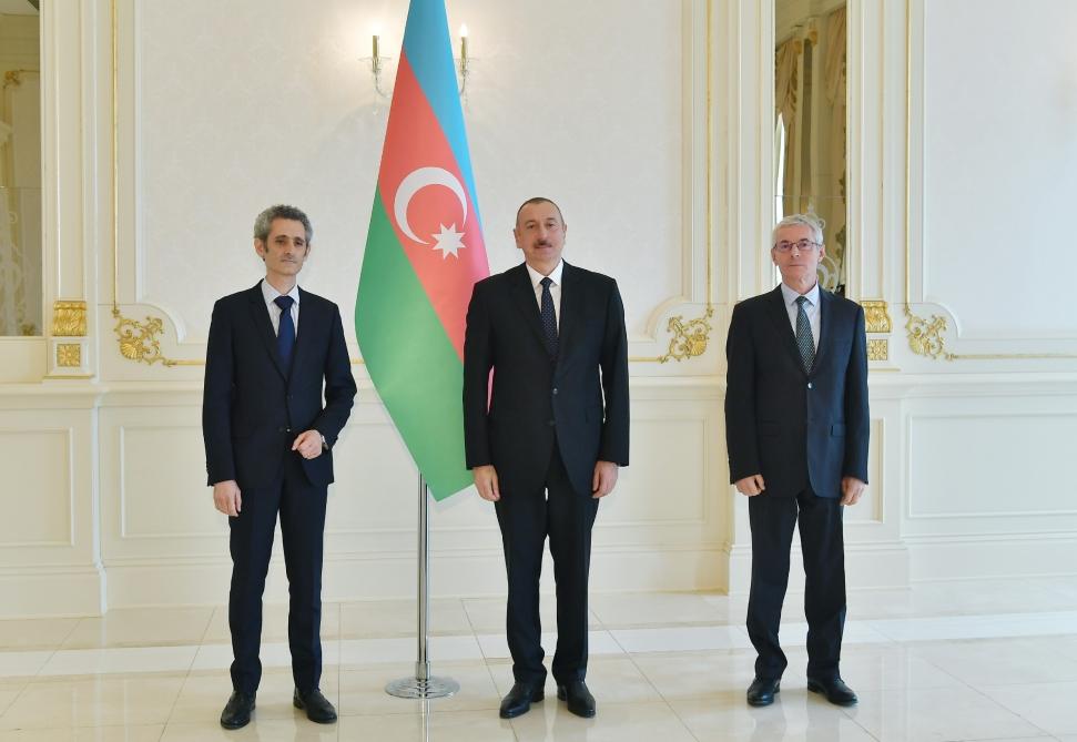 President Ilham Aliyev receives credentials of incoming French ambassador (PHOTO)
