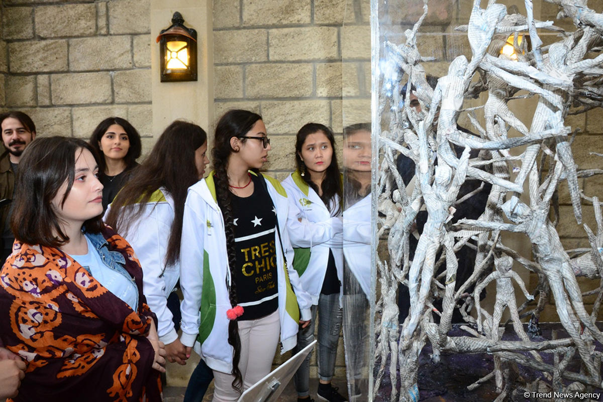 Works of 8th International Exhibition “From Waste to Art” showcased at Nasimi Festival (PHOTO)