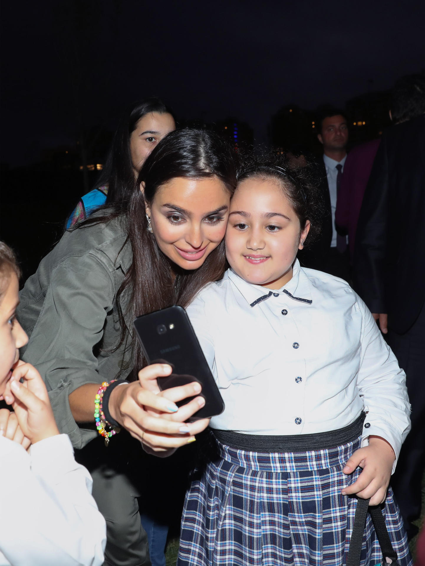 VP of Heydar Aliyev Foundation visits Central Park built along Fuzuli street (PHOTO)