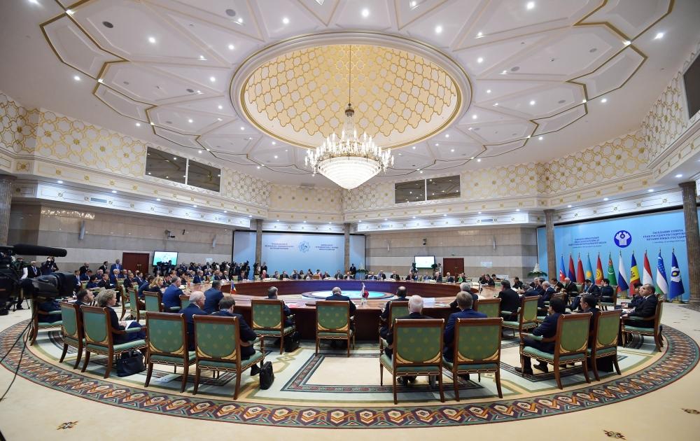 President Ilham Aliyev attends expanded session of CIS Heads of State Council in Ashgabat (PHOTO)
