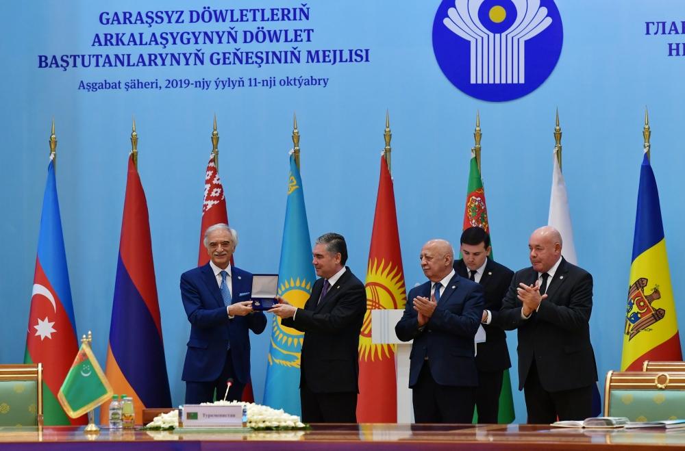 President Ilham Aliyev attends expanded session of CIS Heads of State Council in Ashgabat (PHOTO)