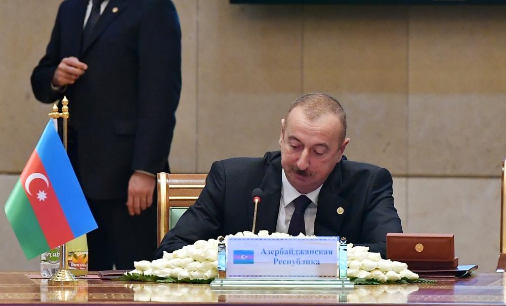 President Ilham Aliyev attends expanded session of CIS Heads of State Council in Ashgabat (PHOTO)