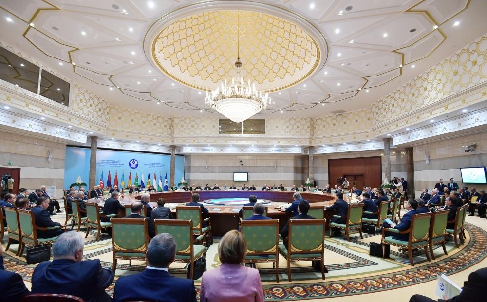 President Ilham Aliyev attends expanded session of CIS Heads of State Council in Ashgabat (PHOTO)