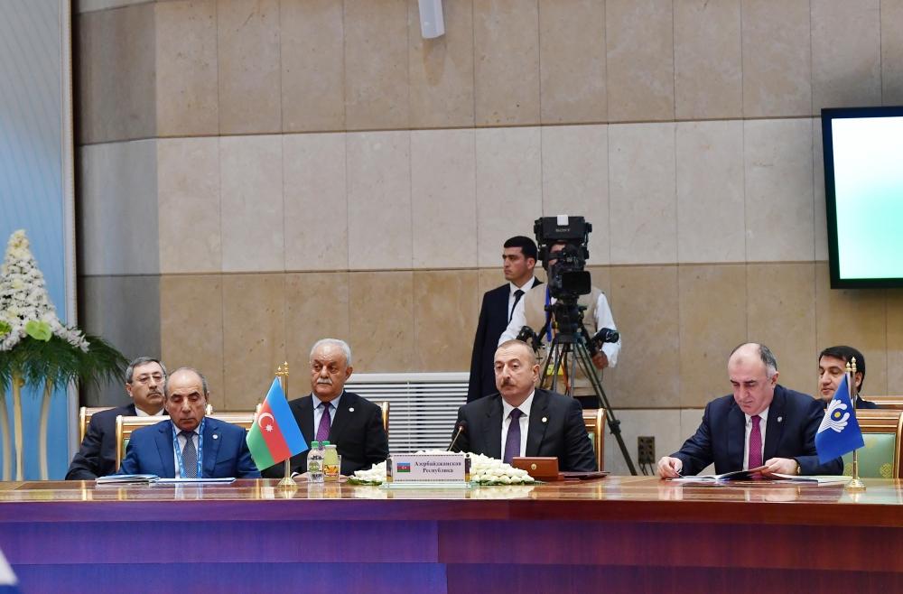 President Ilham Aliyev attends expanded session of CIS Heads of State Council in Ashgabat (PHOTO)