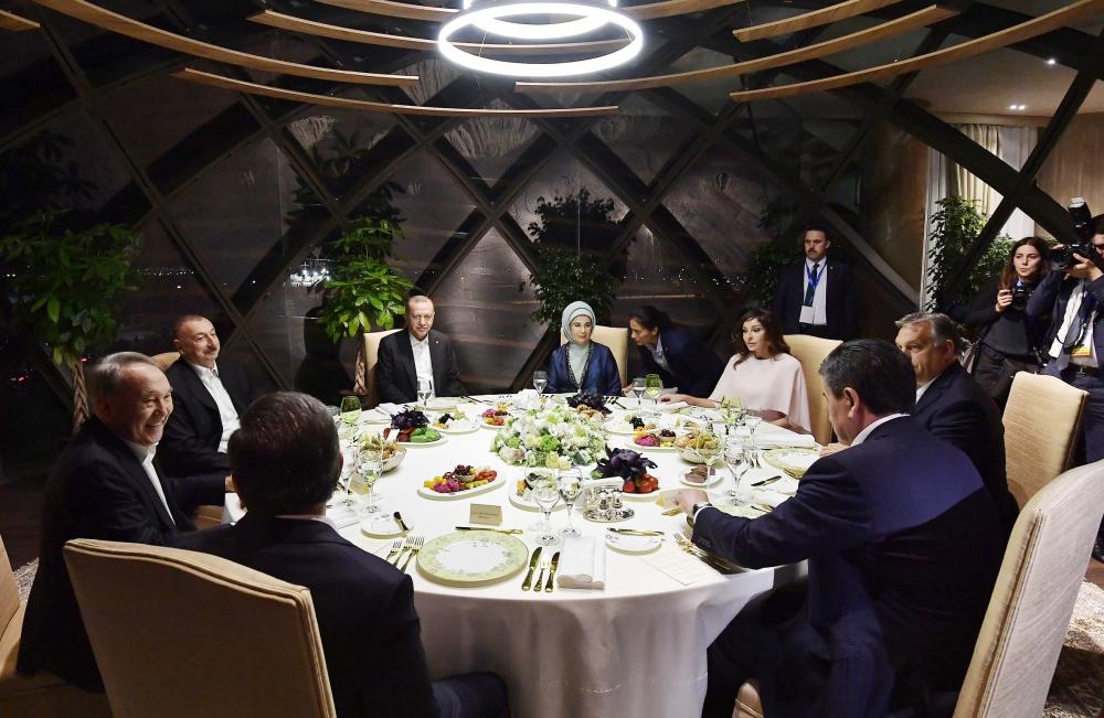 Azerbaijan's president, first lady have joint dinner with heads of state and government at 7th Summit of Turkic Council (PHOTO)