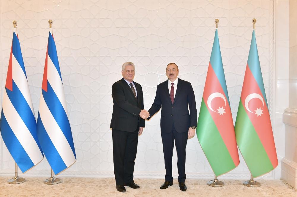 Azerbaijani president meets with president of Cuba (PHOTO)