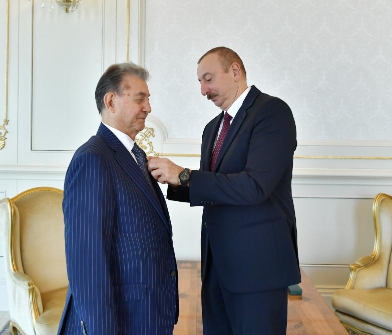 Azerbaijani president awards academician Akif Alizade (PHOTO)