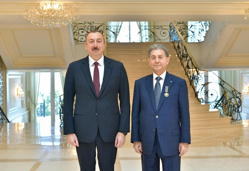 Azerbaijani president awards academician Akif Alizade (PHOTO)